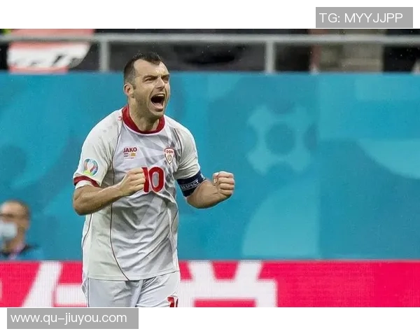 文莱门将遭逼抢慌乱二次抱球被判禁区内间接任意球引发热议